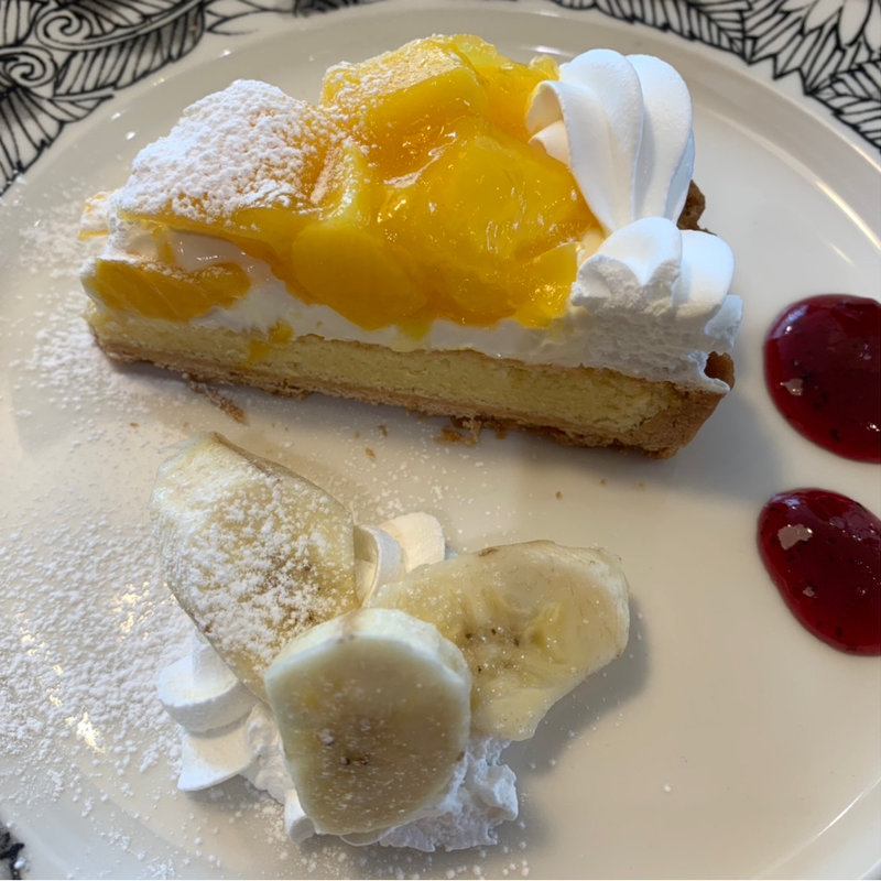 季節限定　フレッシュマンゴーのタルト(葉せん)