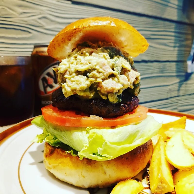 冷やしグリーンカレーバーガー(だるま珈琲)