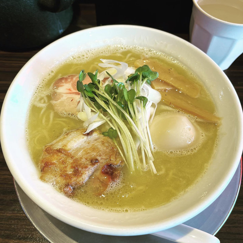 濃厚鶏しおら〜めん(らーめん剣豪)