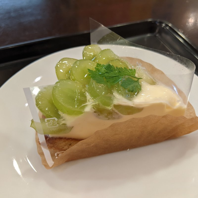 白ぶどうタルト(アンテンドゥ 四谷三丁目店)