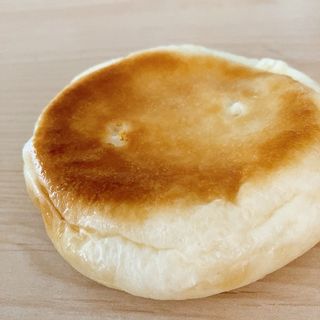 ホットク風クリームチーズの平焼きパン(ベイクショップ・アドマーニ)