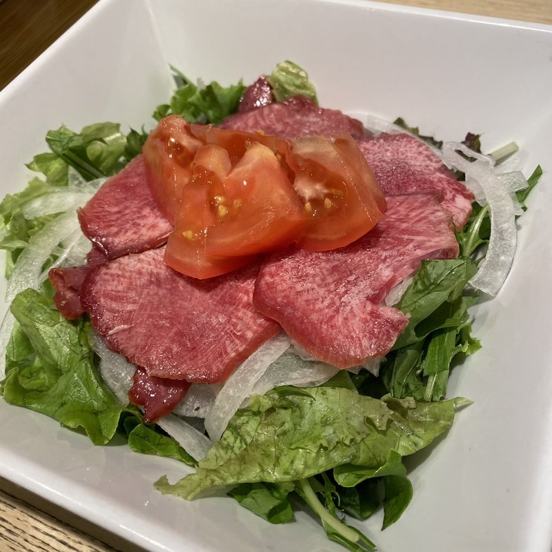 牛タンサラダ(牛タン焼専門店司　 西口名掛丁店)