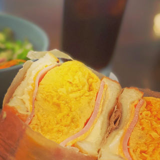 オムレツサンド ハムチーズ(SUNDOWNER TOKYO OMURETSU)