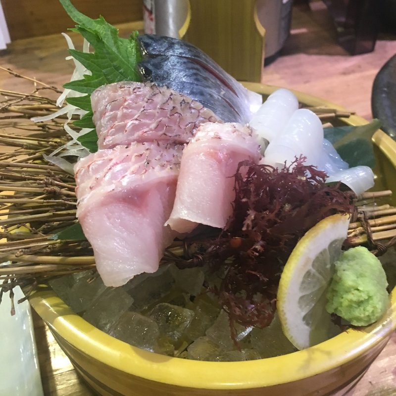 刺し身盛り合わせ(漁火 （イサリビ）)