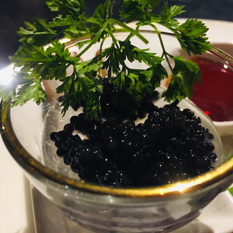 キャビアたっぷり 生の地蛸のシャンパンジュレがけ(B・B13BAR （ビー・ビー サーティーン バー）)