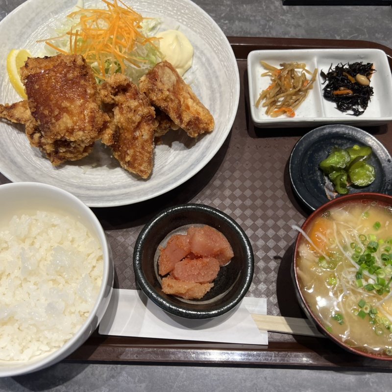 から揚げ定食：豚汁変更：明太子(酒と飯　たまる食堂)
