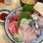 魚田海鮮丼