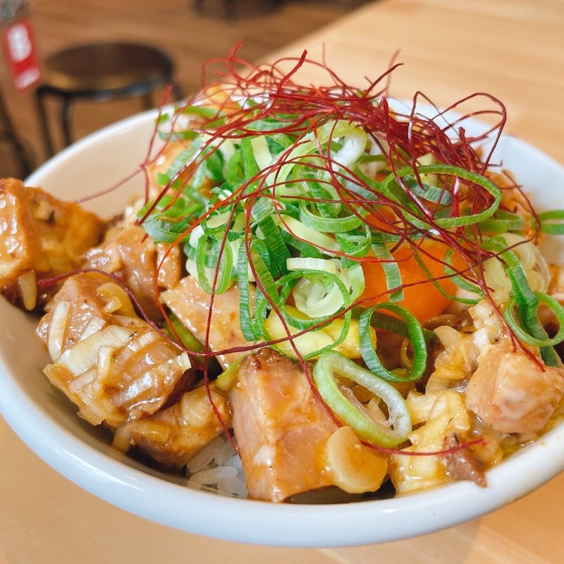 麻辣チャーシュー丼(らーめん屋台 博多イチロー)
