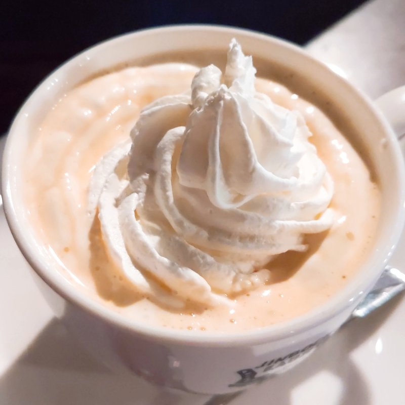 ウィンナーコーヒー(ペーパーバックカフェ)