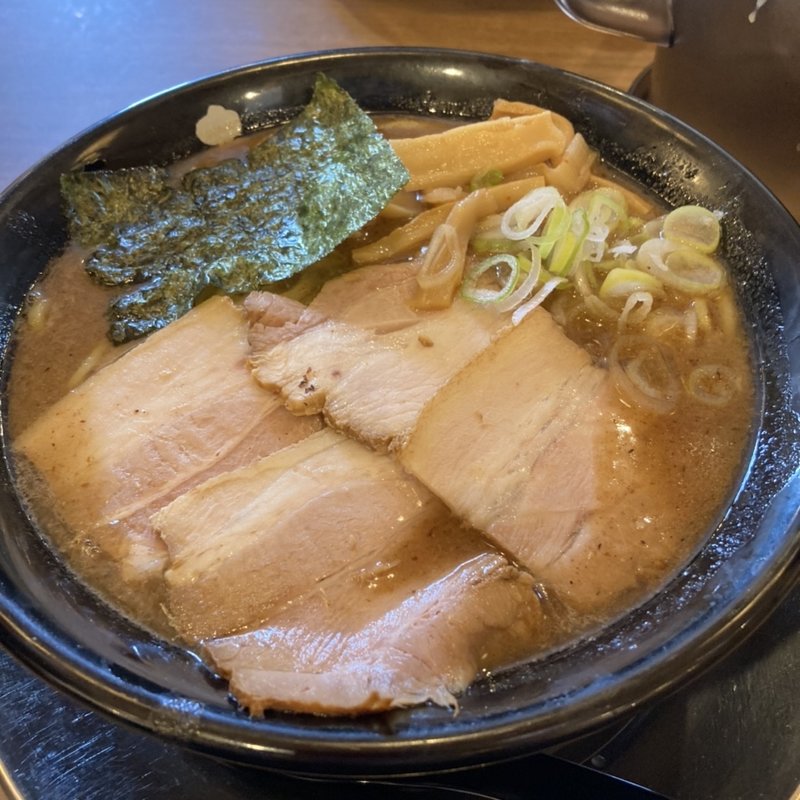濃厚中華ラーメン(肉中華そば赤シャモジ)