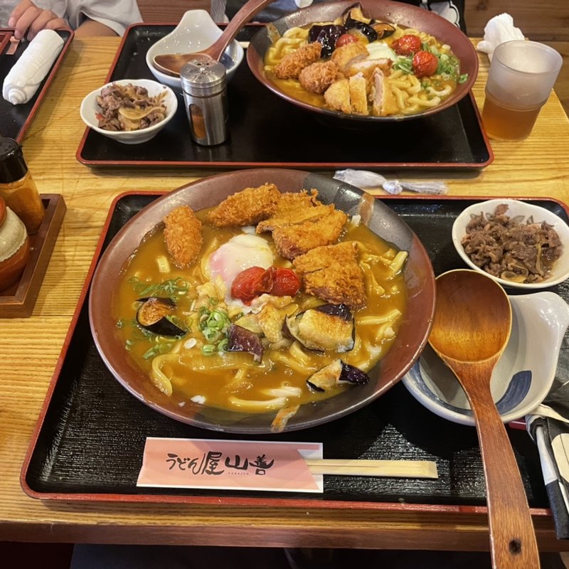 ボリュームカレーうどん(うどん屋 山善)