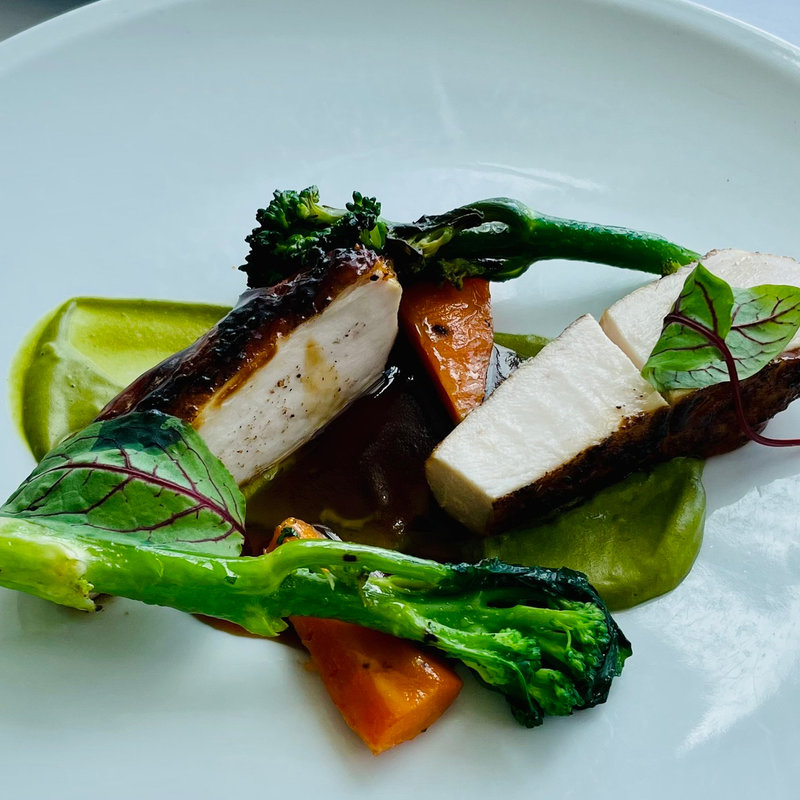 ホリデーランチ(国産鶏胸肉のグリル)(ニューヨーク グリル)