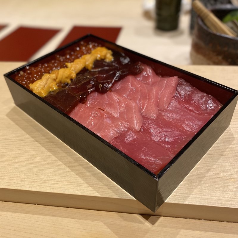 マグロ☆dish重(マグロ☆dish)