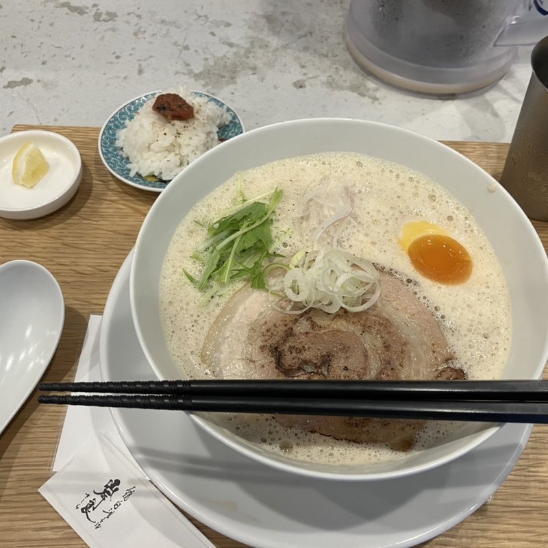 鶏白湯ラーメン（豚焼豚）(鶏白湯そば 岸良)
