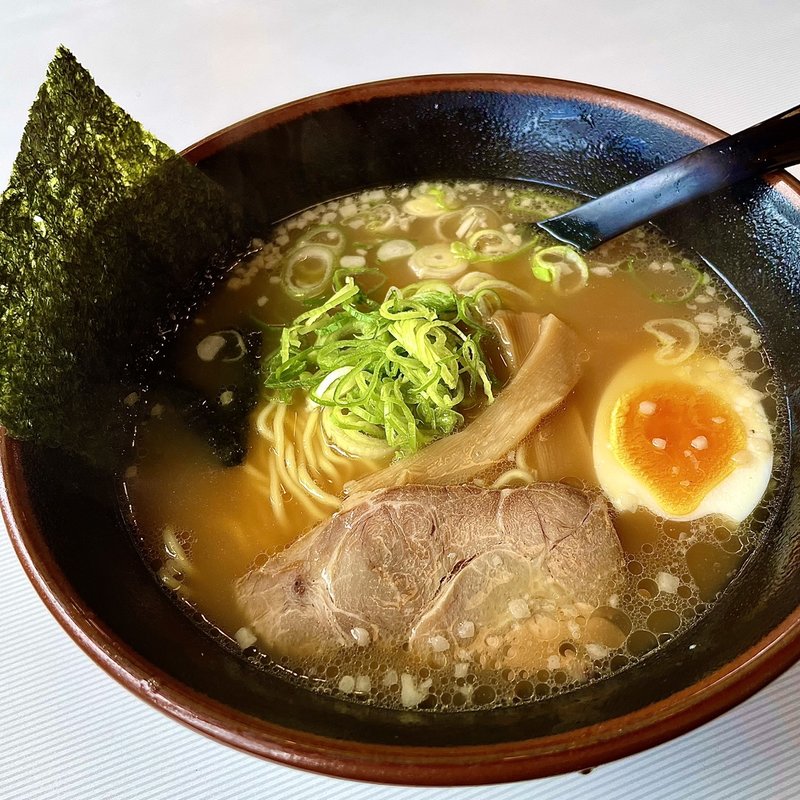 とんこつ醤油ラーメン(ファミリーレストラン あさひ寿)