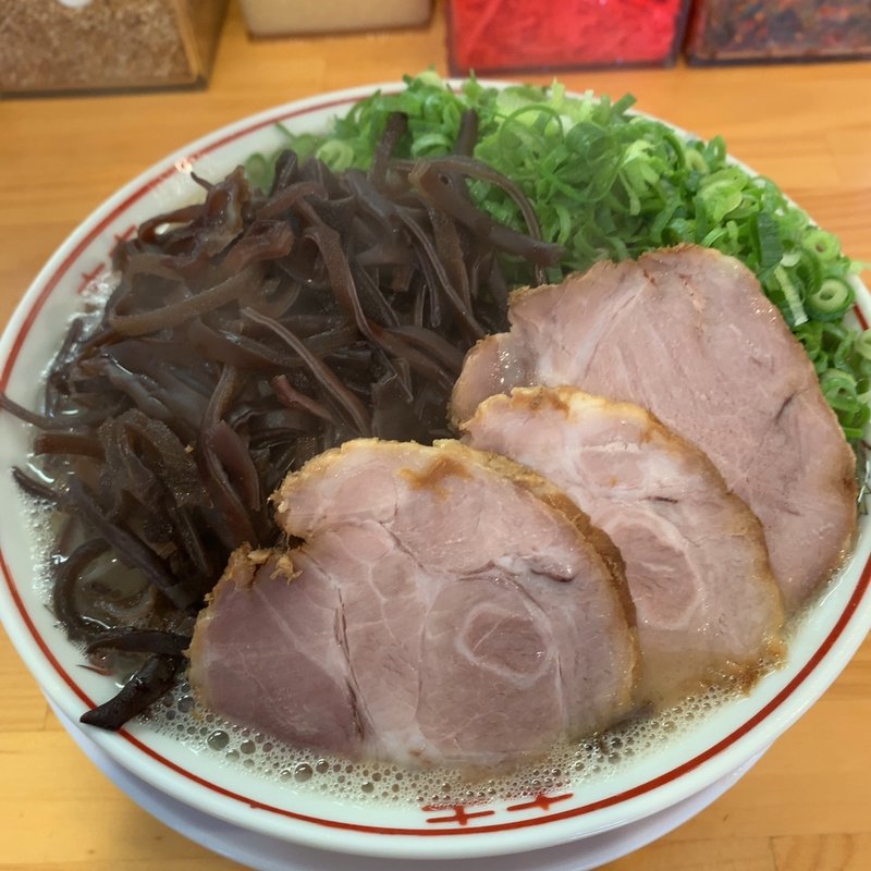 豚骨らーめん　トッピング　ネギ　キクラゲ(豚骨らーめん てっちゃん)