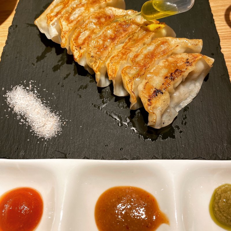 シャン食ギョウザSET(餃子8個)(Champagne & GYOZA BAR スタンドシャン食-OSAKA梅田エスト-)