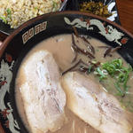 らーめんランチ (豚骨ラーメン と 焼き飯)