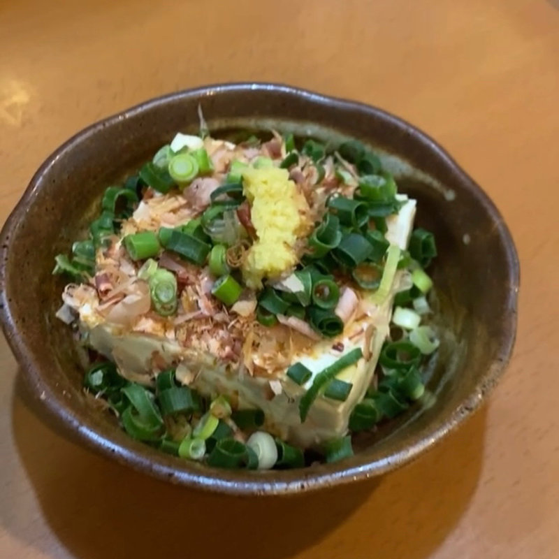 島豆腐の冷や奴(沖縄家庭料理　琉球村 （リュウキュウムラ）)