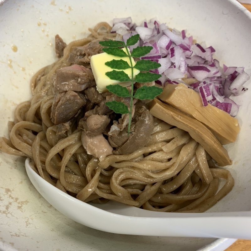 紀州鴨と鮑の肝バターまぜそば(麺麓menroku)