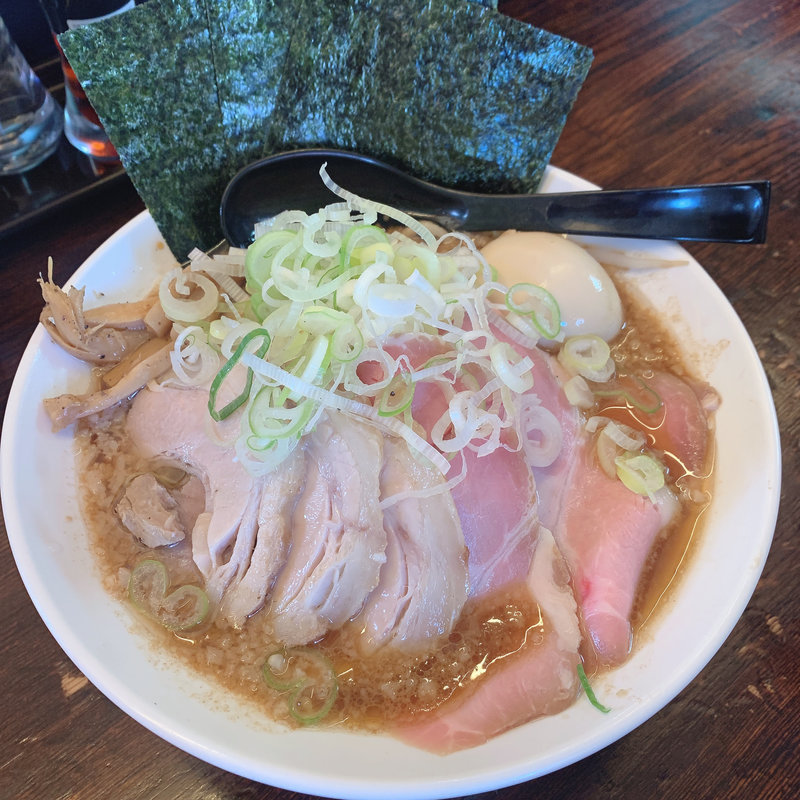 焦がしニンニク醤油ラーメン(麺屋祐)