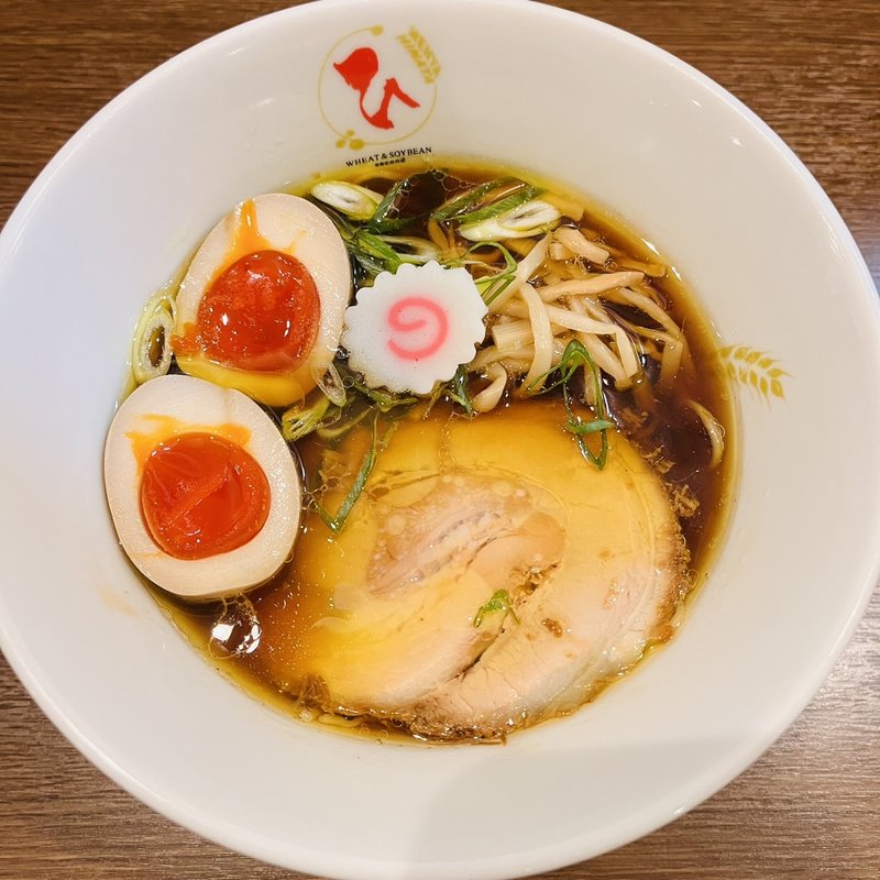 濃口醤油らーめん 味玉付き(小麦と大豆 自家製麺 麺や ひなた)