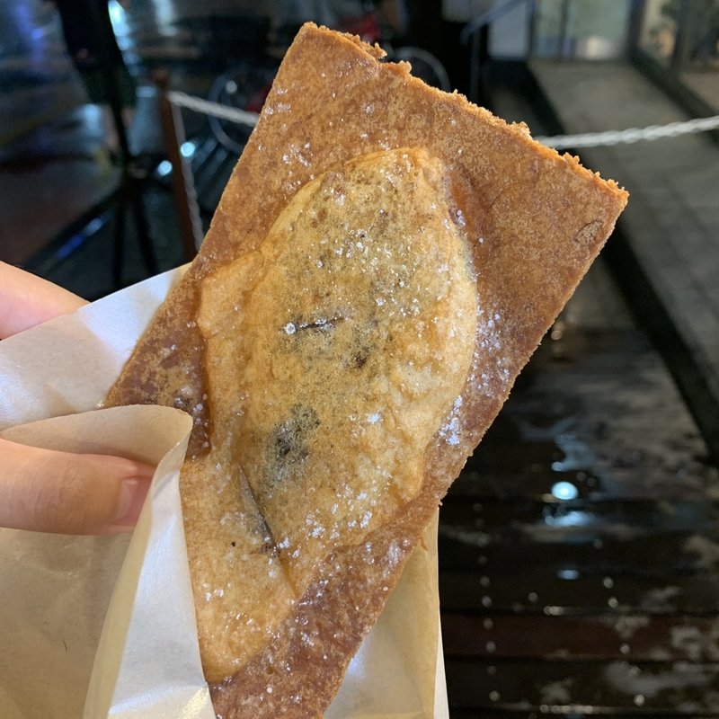 揚げたいやき（粒あん）(たいやき神田達磨 神保町店 （たいやきかんだだるま）)