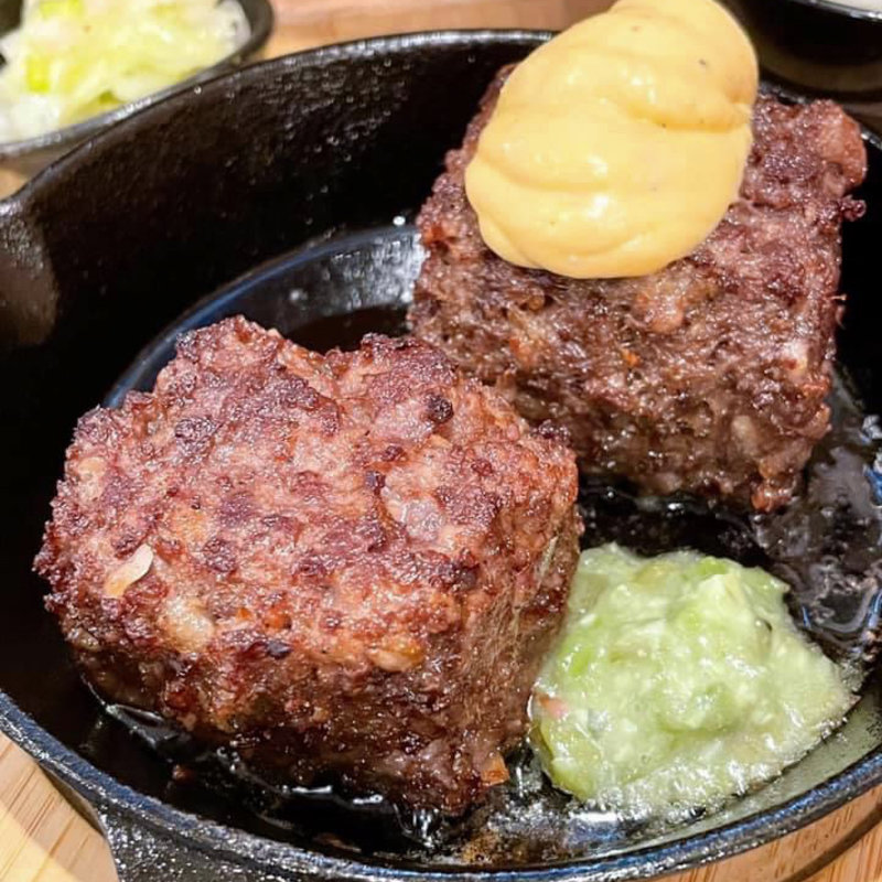 四角いハンバーグ御膳(歓喜の牛)