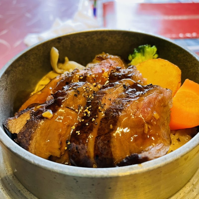 道産牛ステーキ釜飯(旬のお料理・釜飯 いちえ )