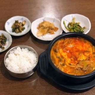 ユッケジャンスープ定食(韓国料理 仁川 （インチョン）)