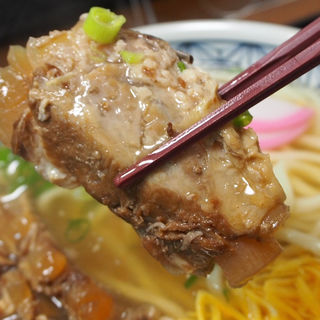 ソーキうどん+麺大盛(朝練りうどん讃岐にし川)