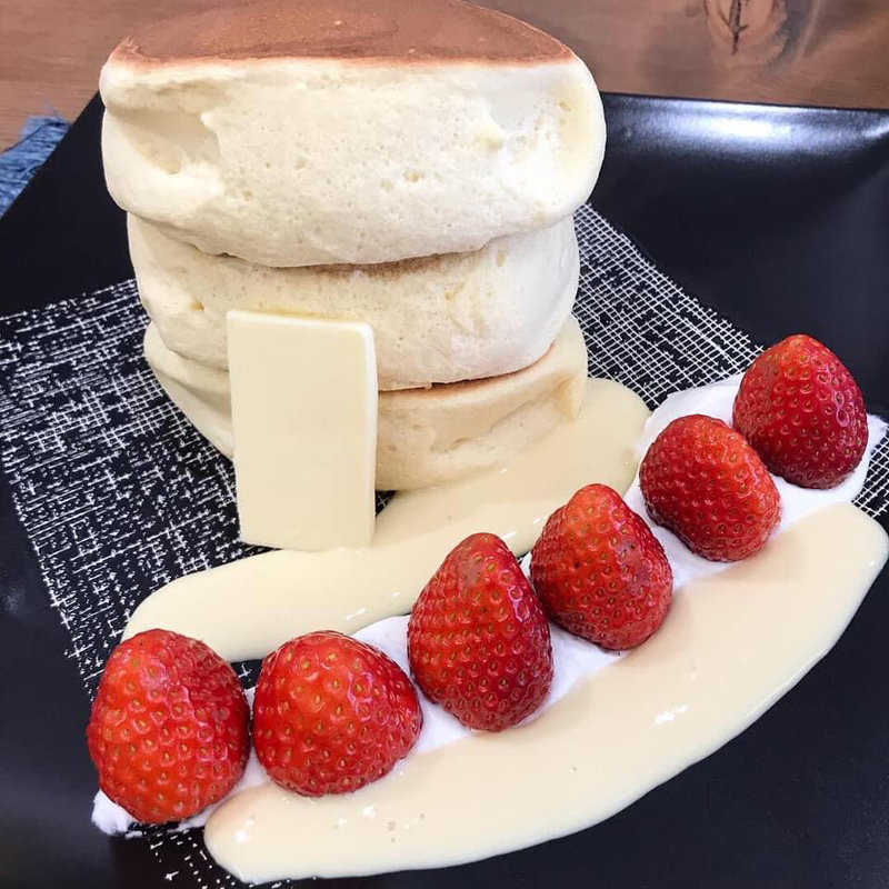 蜂蜜とバター 苺トッピング(紅鶴)