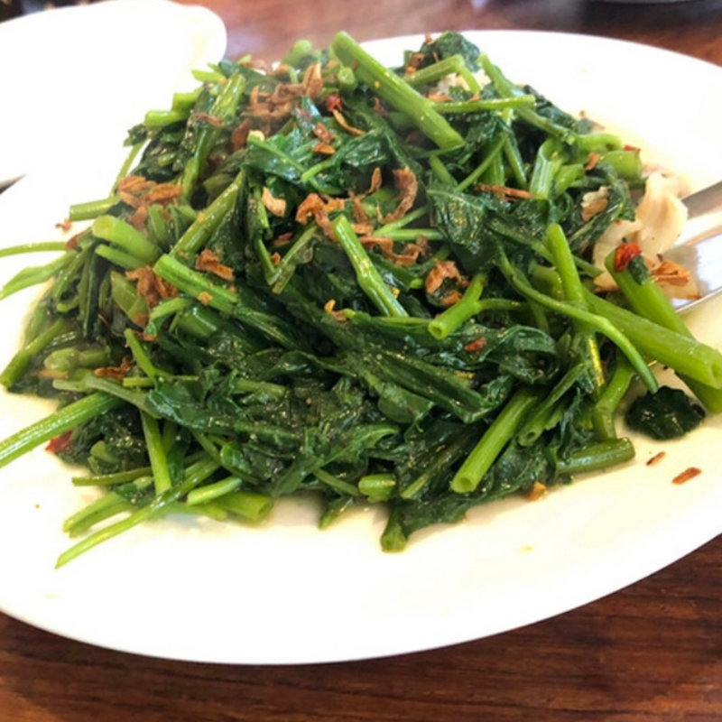 空芯菜とニンニク炒め(亜細亜食堂狛江サイゴン)