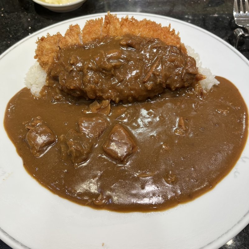 カツのせビーフカレー(カレーハウス サンマルコ新横浜駅)