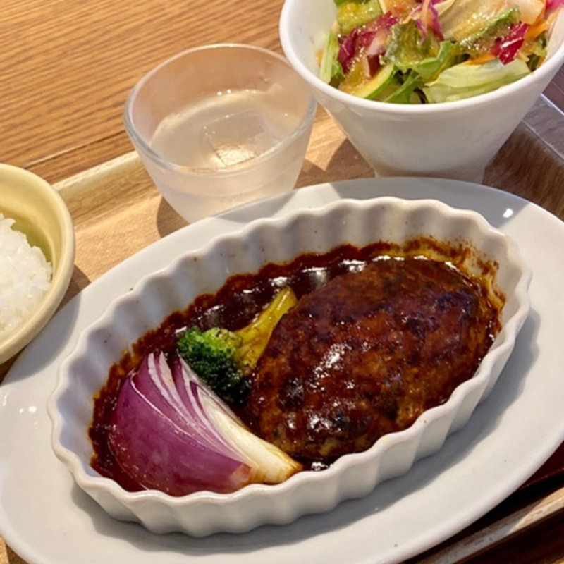 信州牛入りデミグラスハンバーグ(上高地あずさ珈琲 東大阪小阪店)