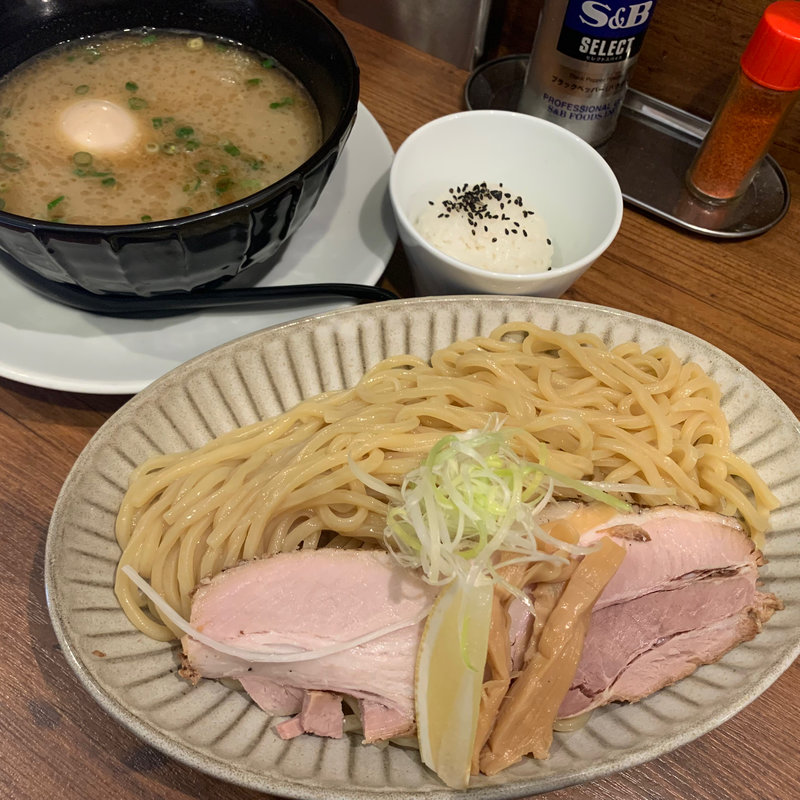 トリ塩つけ麺　大盛り・玉子入り(ラーメン ロケットキッチン )