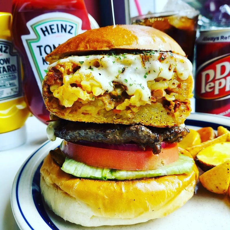 ハイパーフライドマカロニバーガー(BURGERLION - UTSUBO A GOGO -)