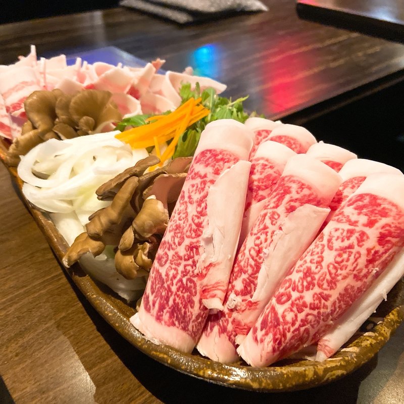  しゃぶしゃぶ鍋 3750円～（一人前）二人前より承ります(ぎゅうとん合戦 )