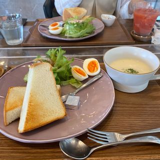 モーニングプレート＋日替わりスープ(リアンティーク)