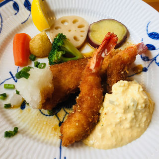 海老フライ&白身魚のクリーミーフライ(洋食屋 青空 （ヨウリョクヤ アオゾラ）)