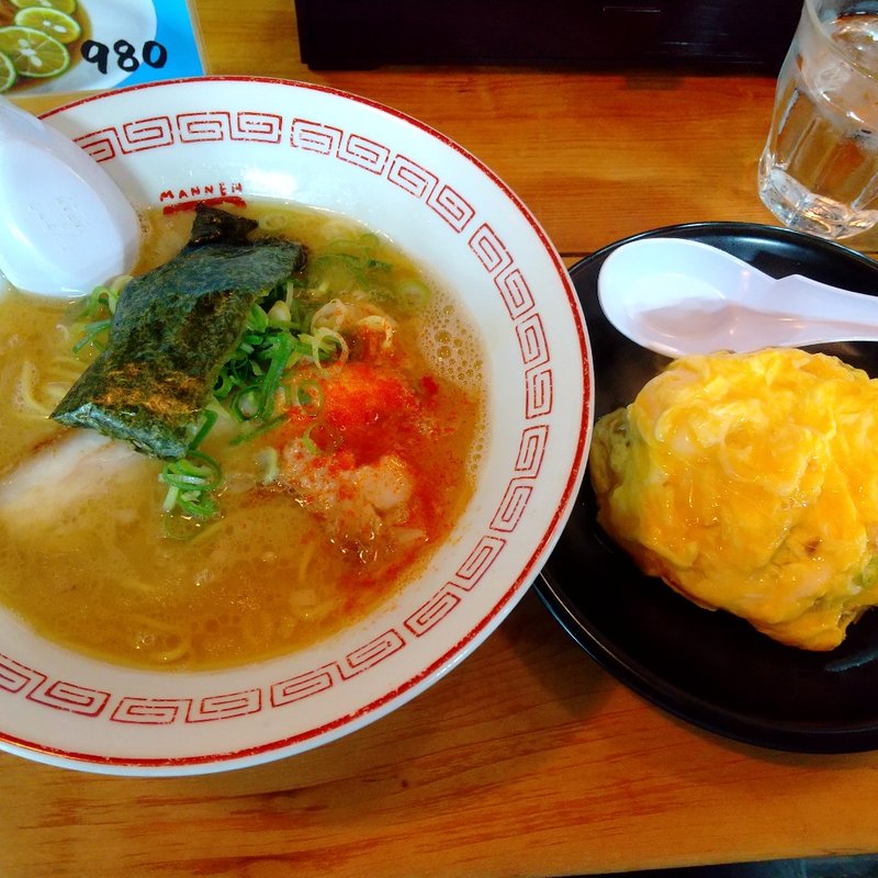 ○超らーめんとミニオムチャーハン(まんねん 本店 )