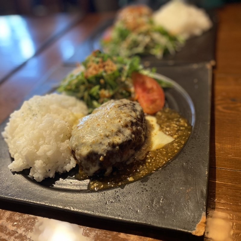 (ウーズバーグ （Woo's Burg）)