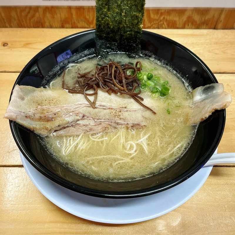博多とんこつラーメン(もつ焼き はじめ)