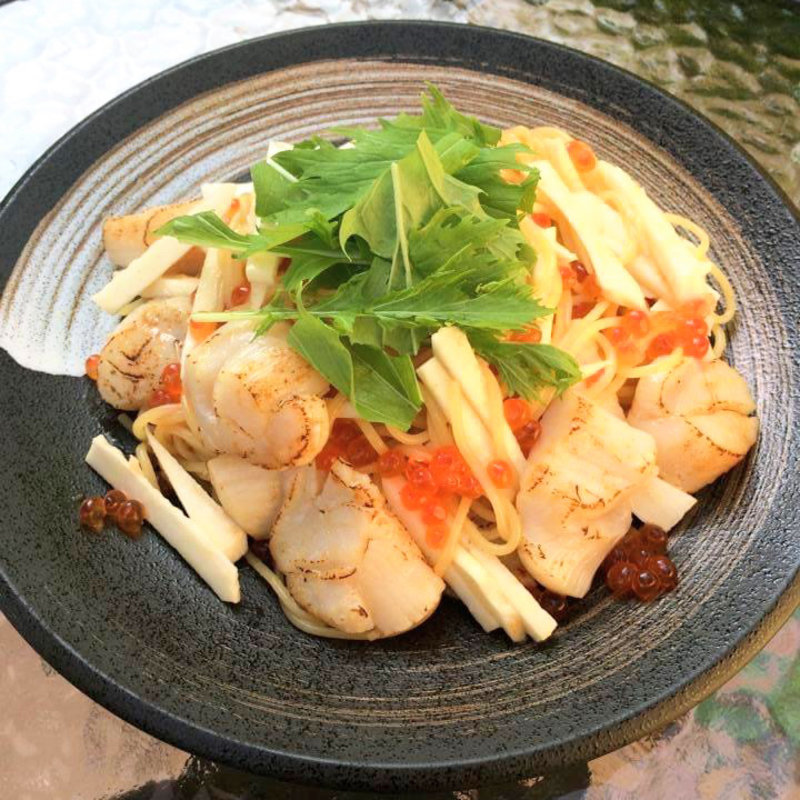 北海道産イクラと炙りホタテと大和芋の冷製パスタ(カフェドラパン)