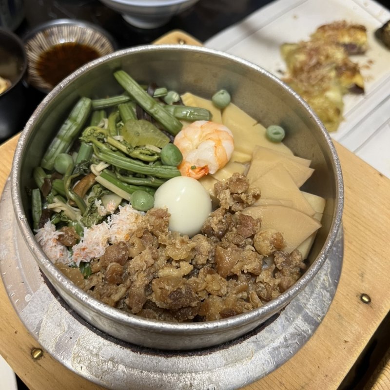五目釜飯(鳥さき)