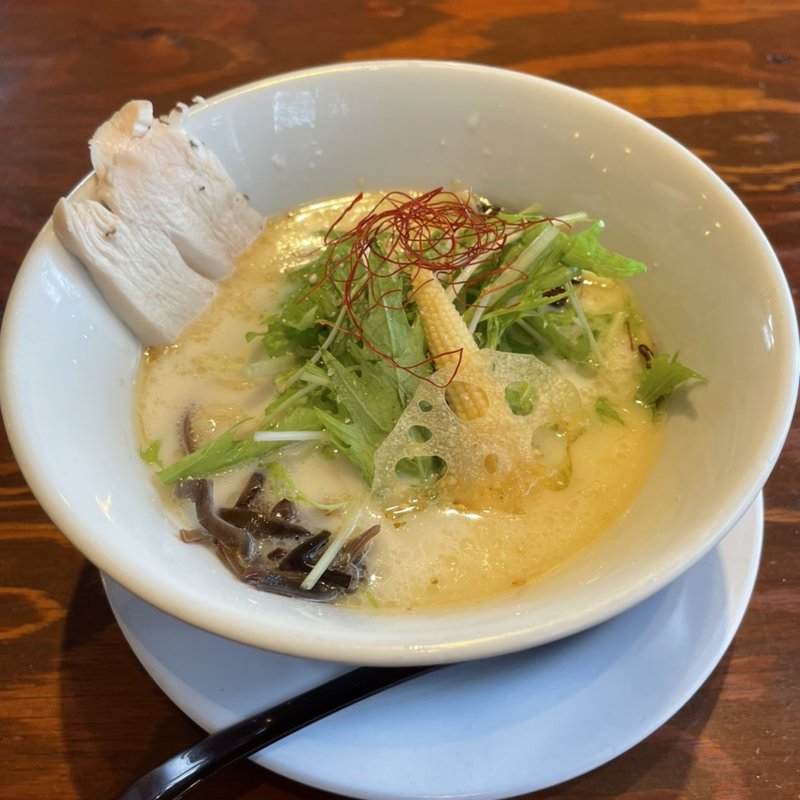 濃熟鶏白湯塩ラーメン(ラーメンとりたま )