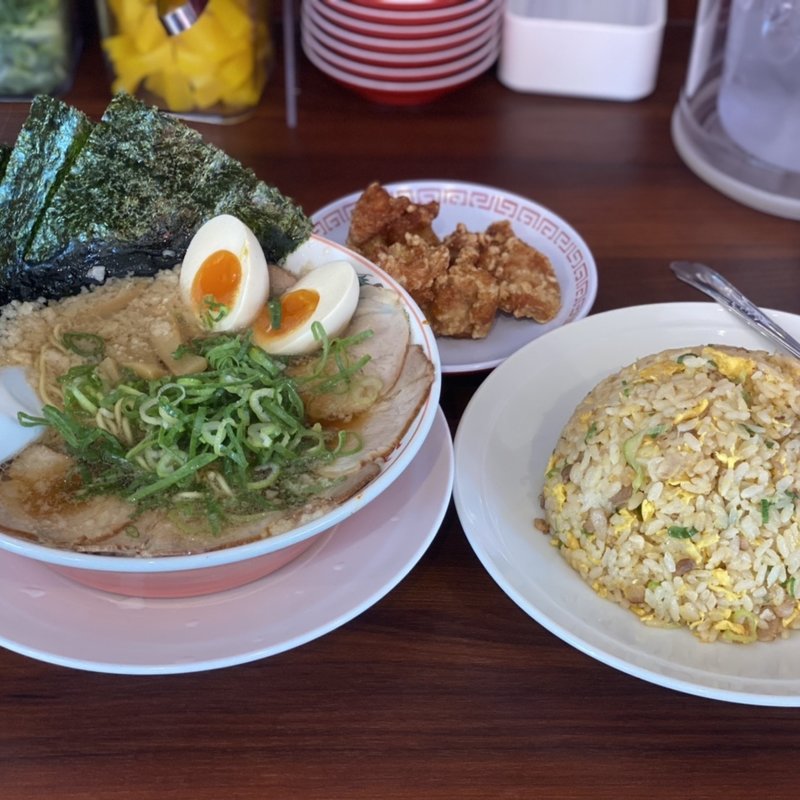 特製醤油全部のせラーメン+焼めし唐揚げ定食大(京都北白川ラーメン魁力屋 土浦店)