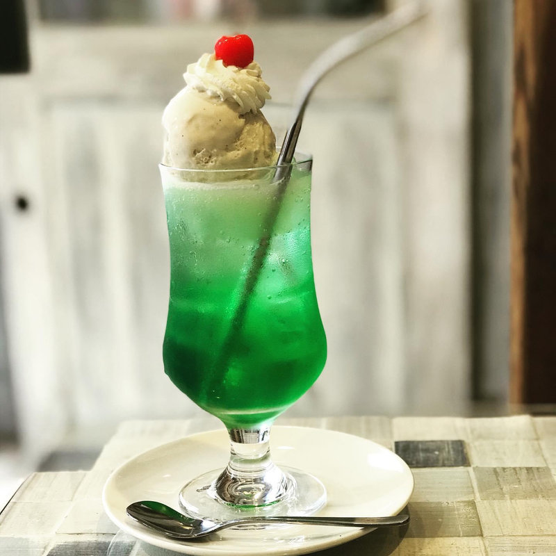 ✰*クリームソーダ。.:*♡ クリームソーダとメロンソーダの腕時計｜M.