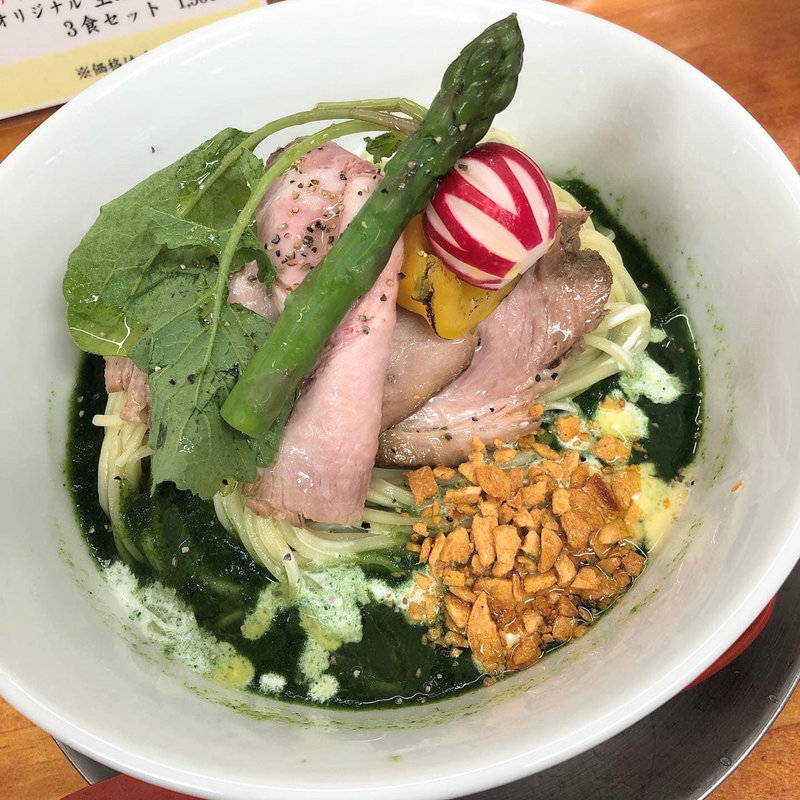 アスパラとほうれん草のすり流し新緑仕立て(栃木中華そば 神志)