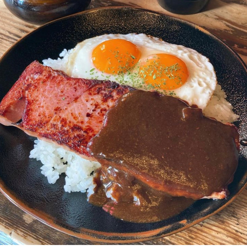 ショルダーベーコンエッグカレー(ヴィラ・アフガン )